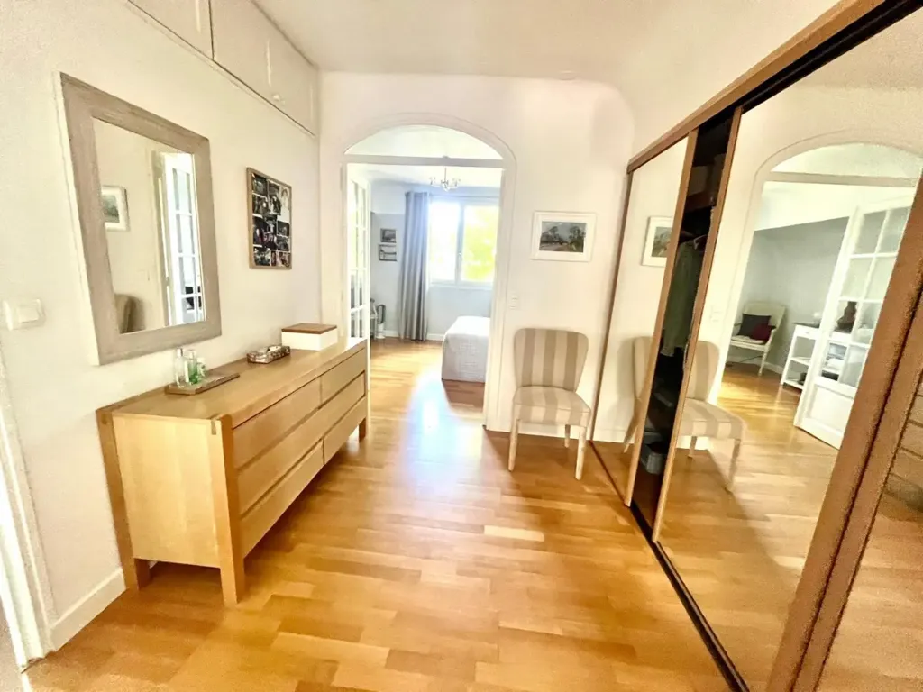 hallway_entrance