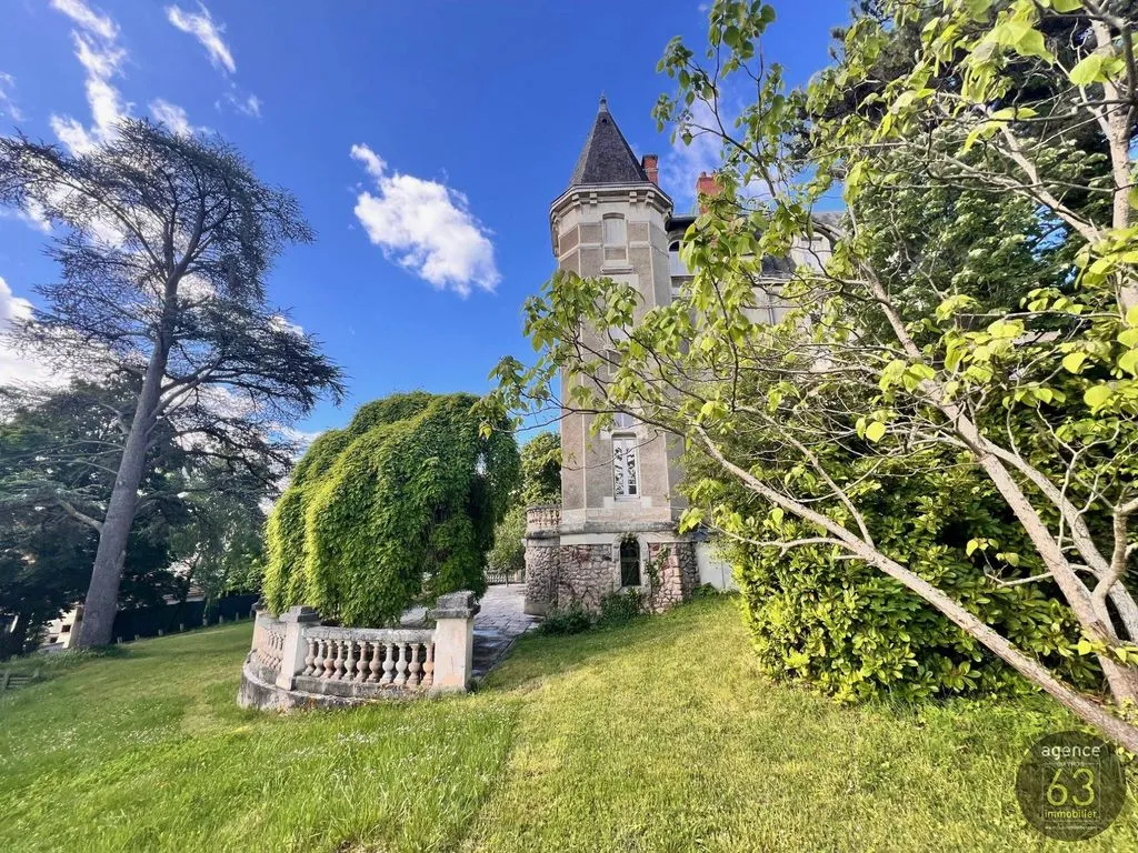 Välivaade - Historic Castle with Spa in Châtel-Guyon
