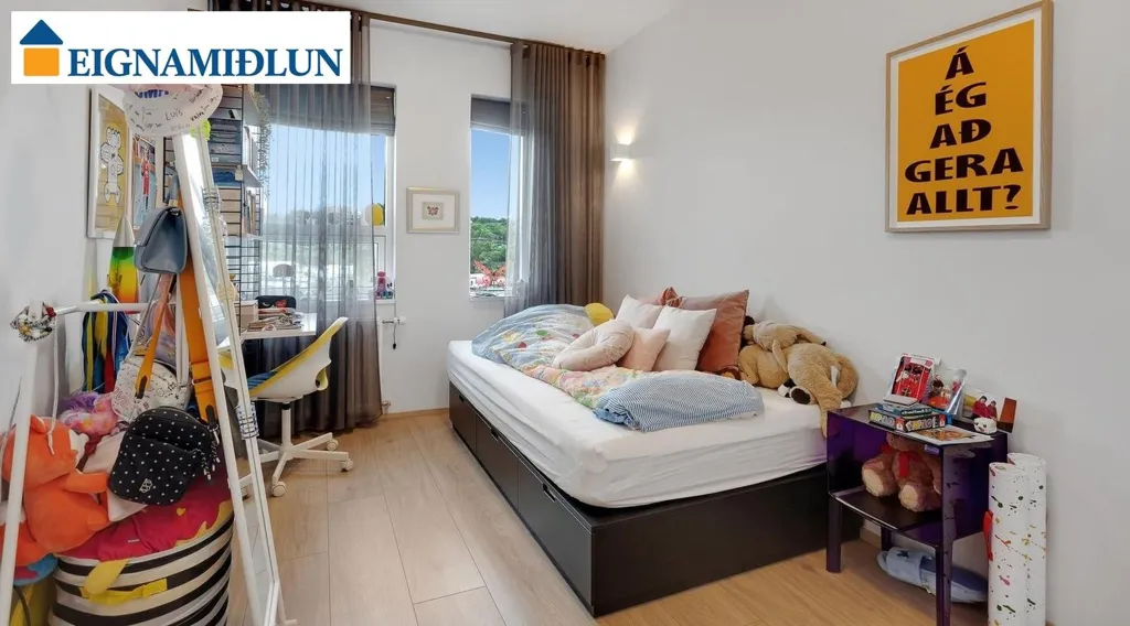 Camere da letto - Apartment with Balcony in Hlíðarfótur