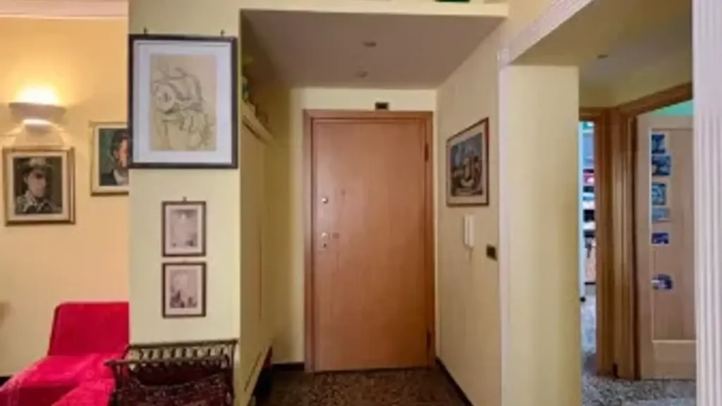 Hallway - Apartment with Balcony in Sestri Ponente