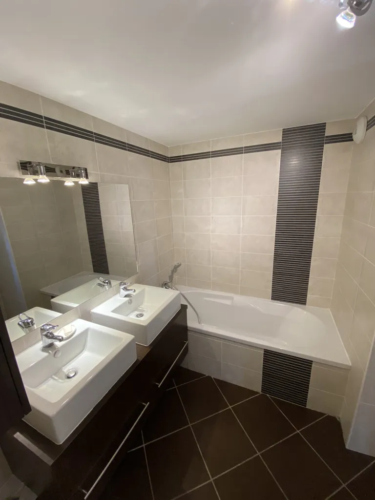 Salles de bain - Duplex avec Terrasse dans Résidence de Standing à Lyon 5
