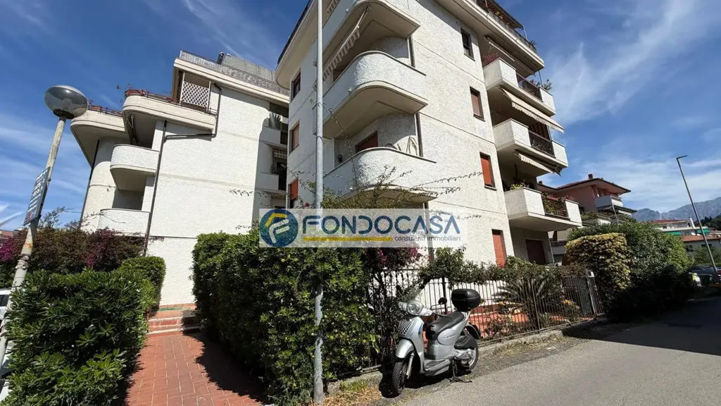 Exterior - Ground Floor Apartment with Private Courtyard in Massa