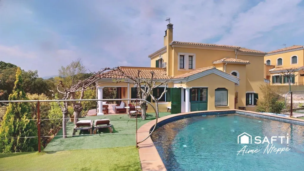 Piscine - Luxury Villa with Pool in Golf District, Girona