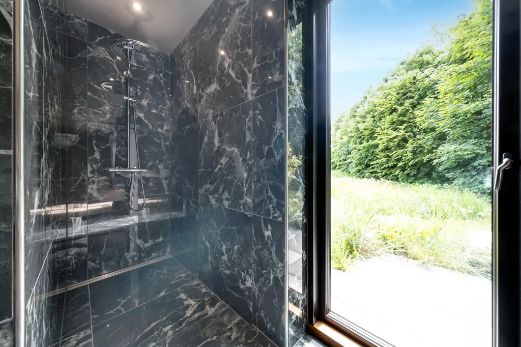 Salles de bain - Maison 5 pièces à Glamsbjerg