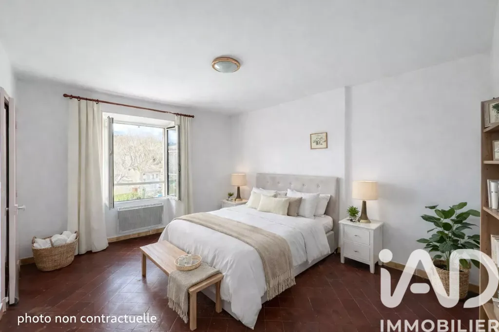 Chambres - Appartement Duplex avec Garage au Centre de Malaucène