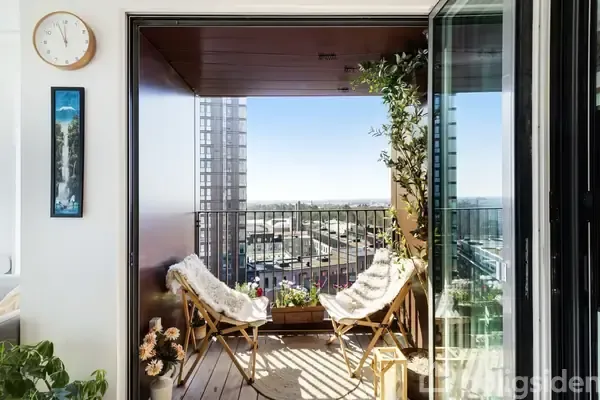 balcony