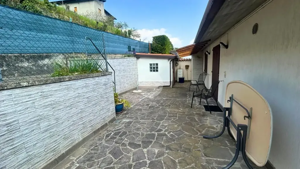 Terrace - Independent House with Panoramic View in Vigolo