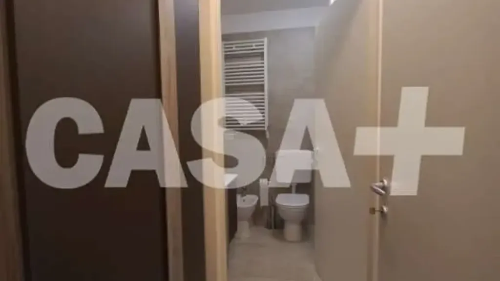 Vannitoad - Modernised Studio with Balcony in Varese