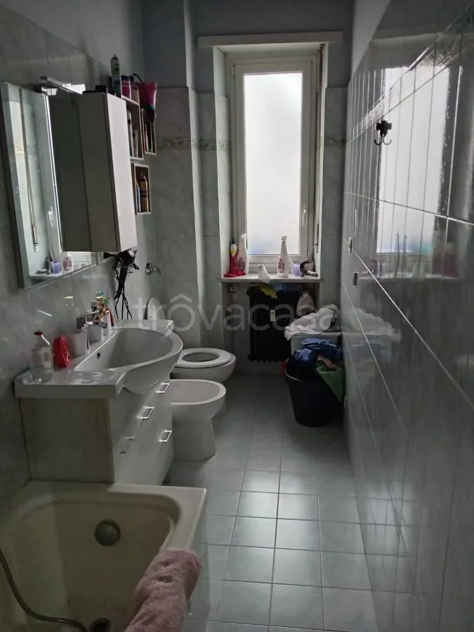 Salles de bain - Apartment with Balcony in Turin