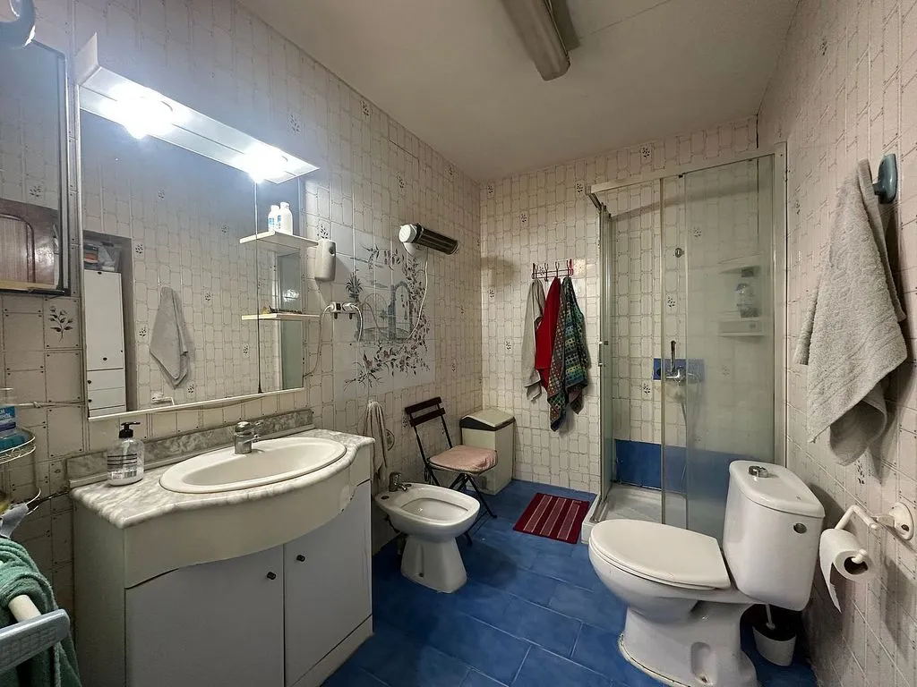 Salles de bain - Terraced House with Balcony in Manises Centre
