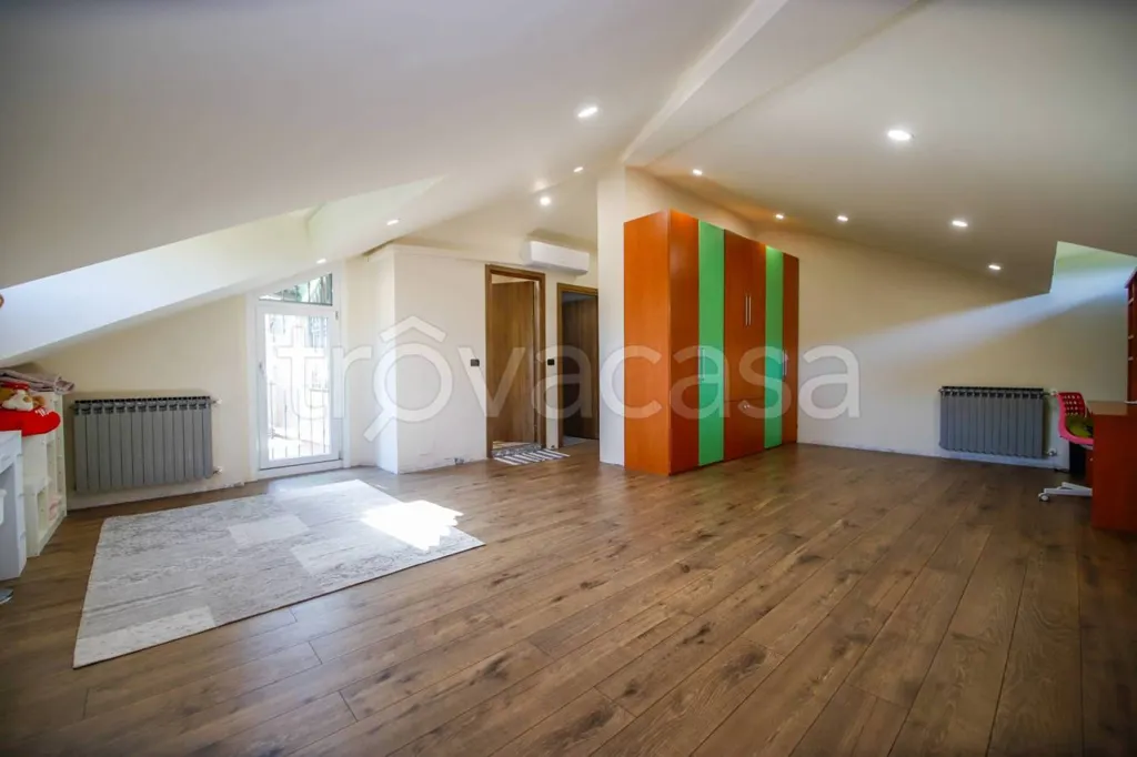 Pièces - Modern Villa with Private Garden in Lombardore