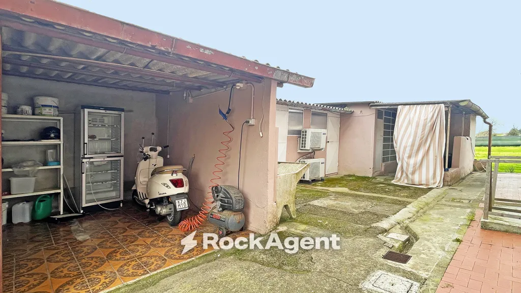 Garage - Rustic Villa with Solar Panels in Lucca