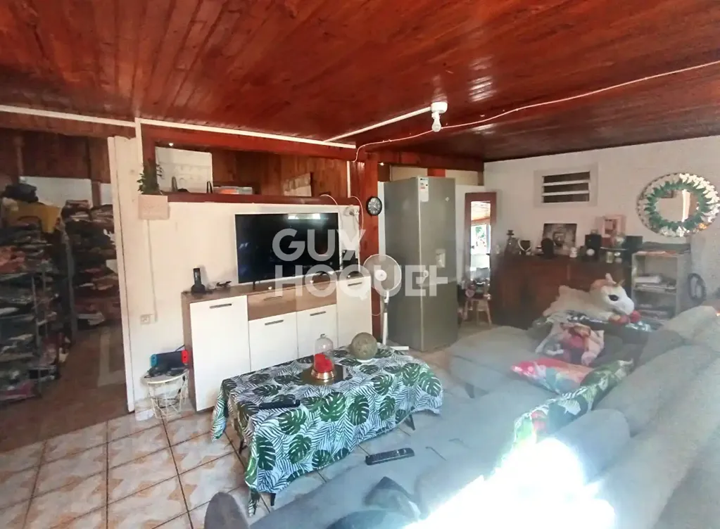 Elutuba - Single-Storey House with Terrace in St Pierre