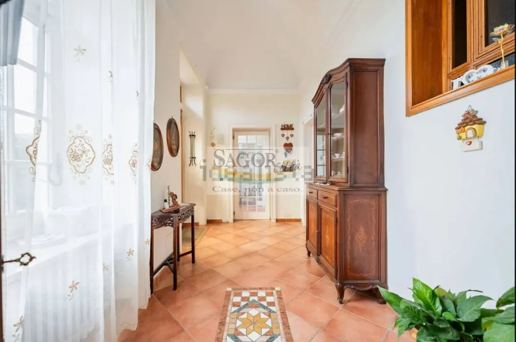 hallway_entrance