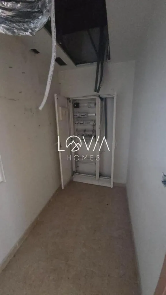Utility Room - Commercial Space with Street Frontage in Valencia
