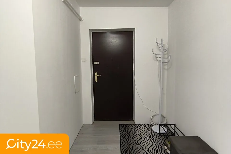 hallway_entrance