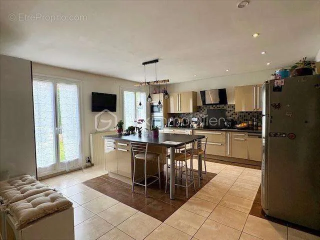 Cuisine - Maison avec Pavillon Secondaire à Rosoy