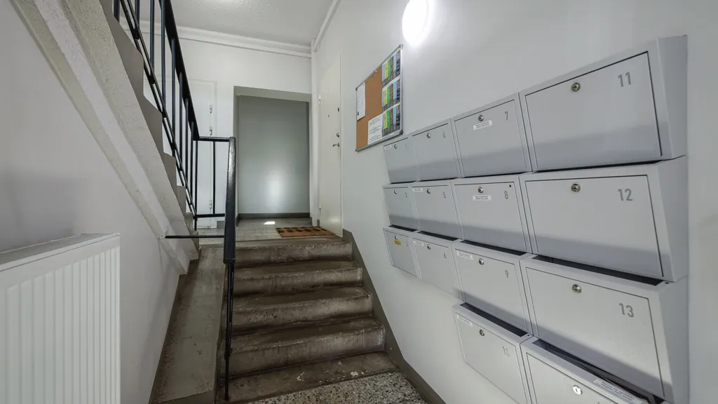 hallway_entrance