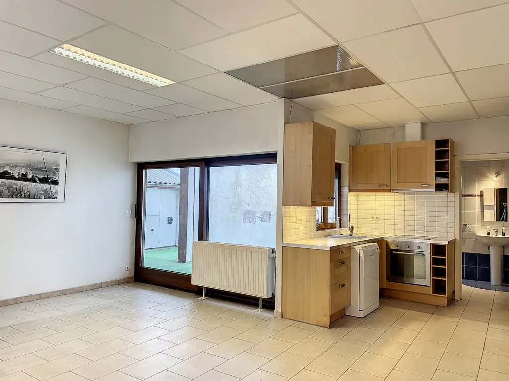 Köök - Commercial Space with Large Frontage in Brussels