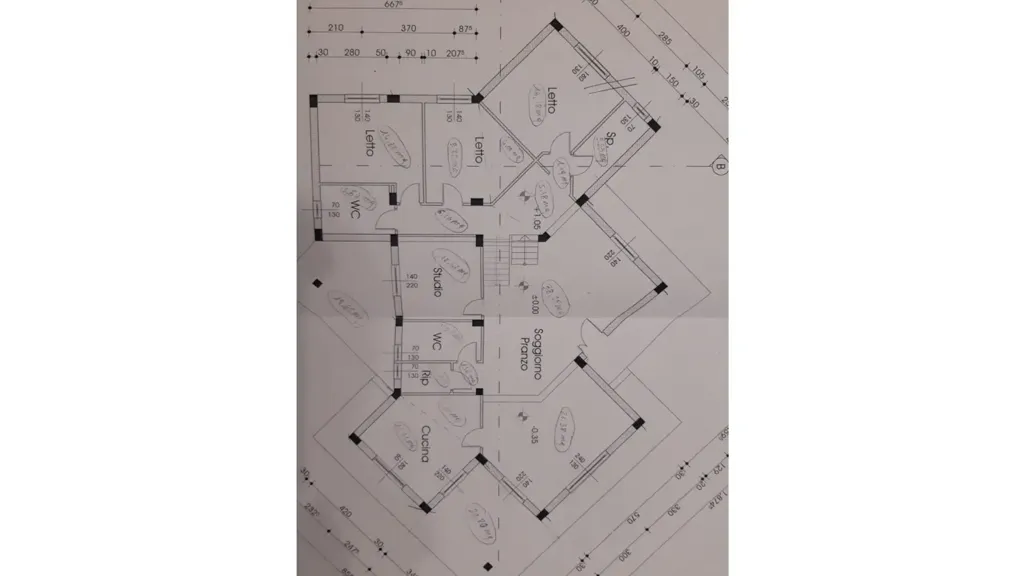 Plan - Rustic Villa with Garden in Lattarico