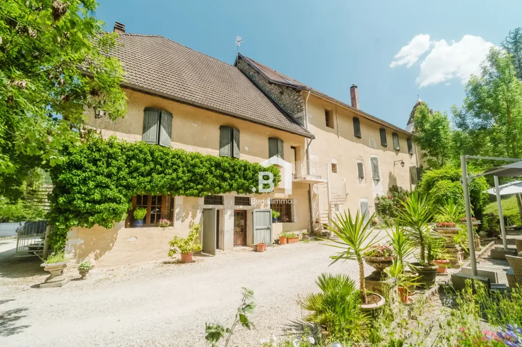 Giardino - Historic Château with Panoramic Views in Trièves