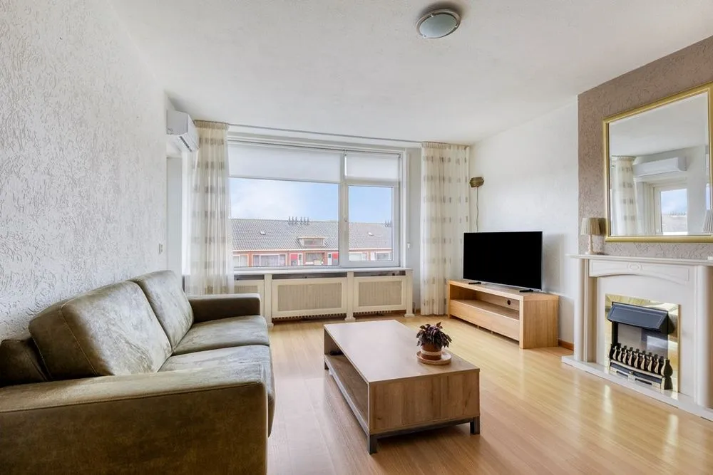 Soggiorno - 3-Bedroom Flat with South Balcony in Gorinchem