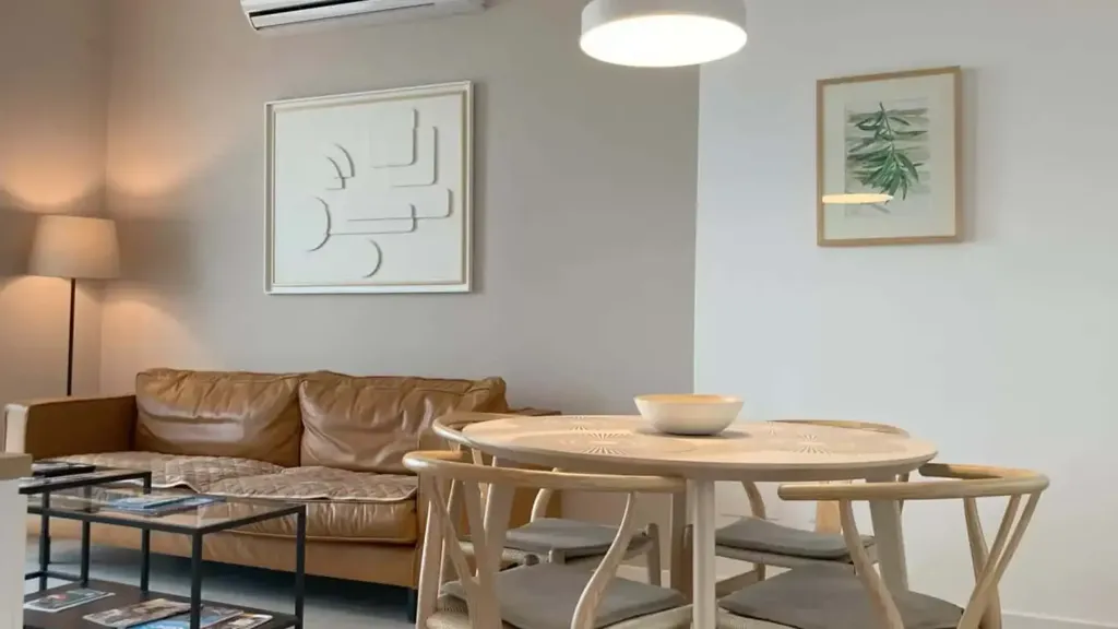 Elutuba - Modern Studio with Terraced View in Trieste