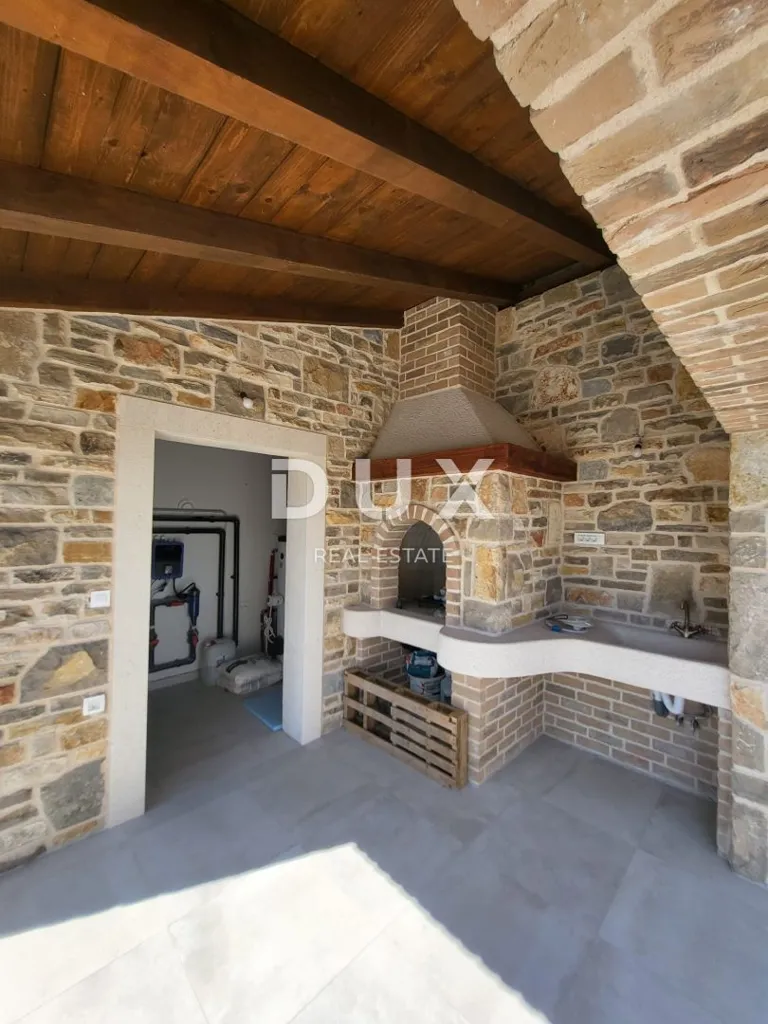 Terrazza - Dalmatian Stone Villa with Pool in Vrsi, Zadar
