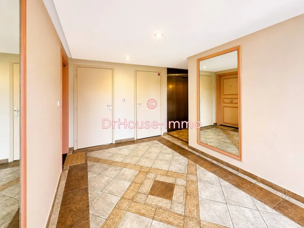 Esik - Studio with Private Garden in Saint-Laurent-Du-Var