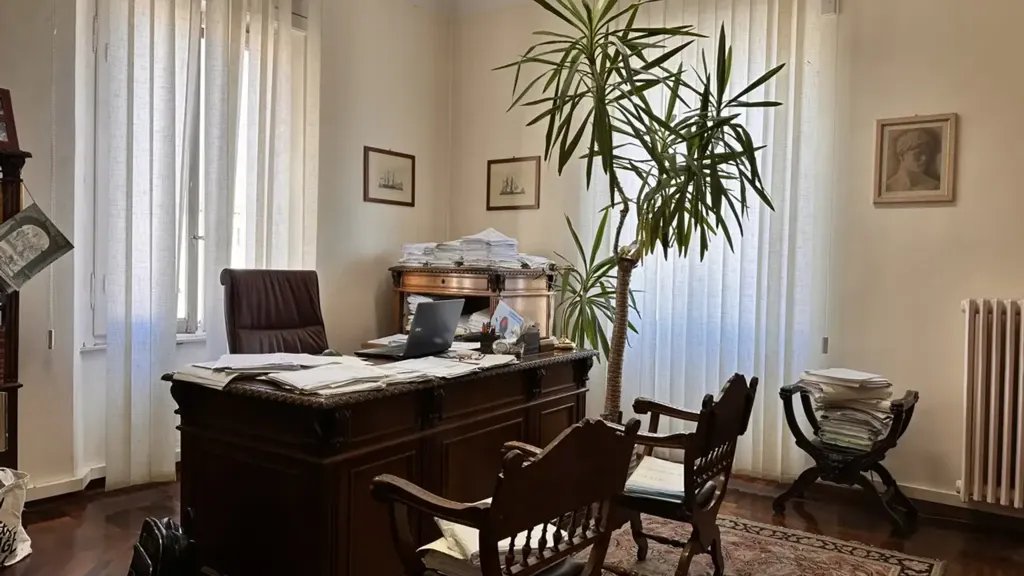 Kabinet - Penthouse with Piazza View in Ancona