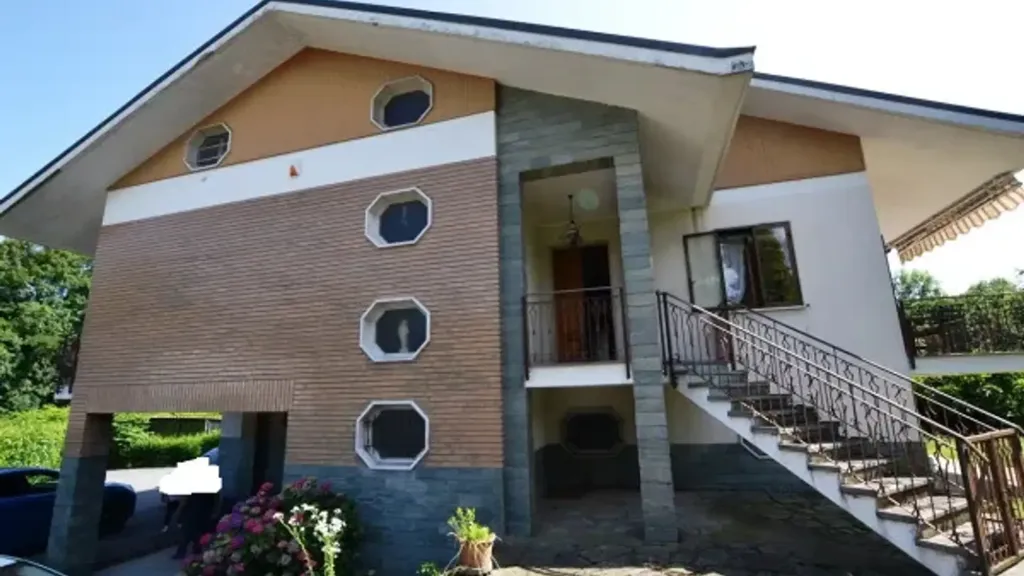 Välivaade - Villa with Private Garden in Biella