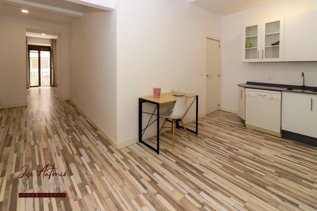 Cuisine - Apartment with Balcony in Old Town Centre