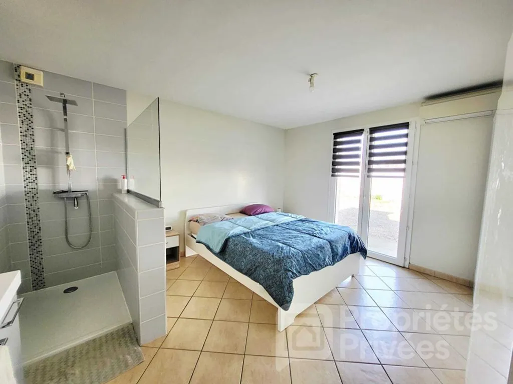 Chambres - Maison Moderne avec Jardin à Sermaises