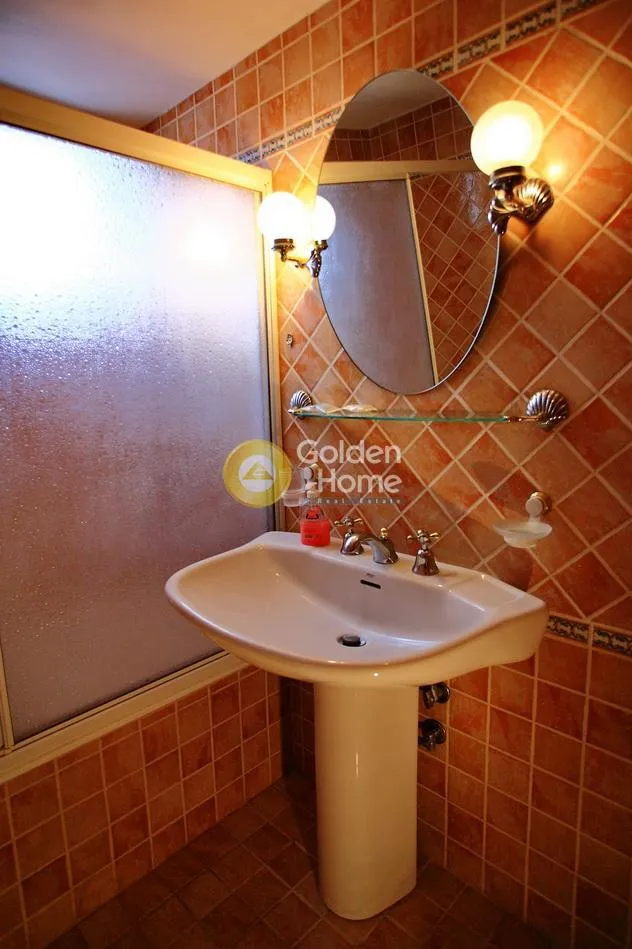 Vannitoad - 3-Star Hotel with Pool in Arachova