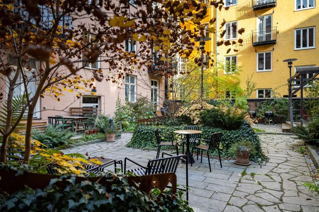 Jardin - Sekelskiftescharm Flat with Private Balcony in Hornstull