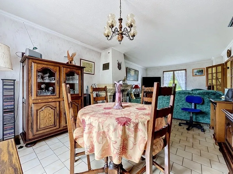Söögituba - Detached House with Garden in TREHET