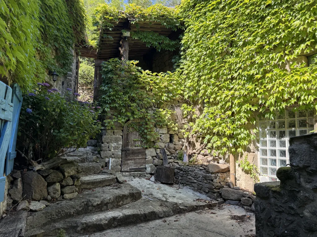 Aed - Authentic Hamlet House with Garden in Lentillères