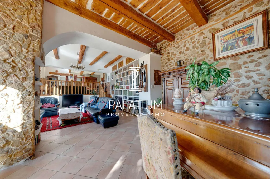 Maison 12 pièces à Auriol