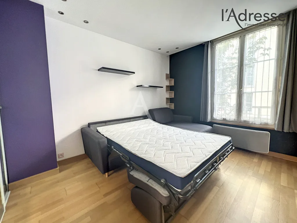 Chambres - Studio Meublé avec Cuisine à Saint-Cloud