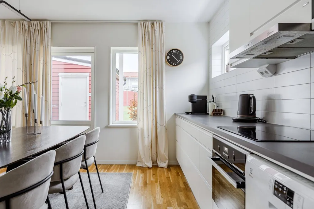 Salle à manger - Apartment with Balcony in Borlänge