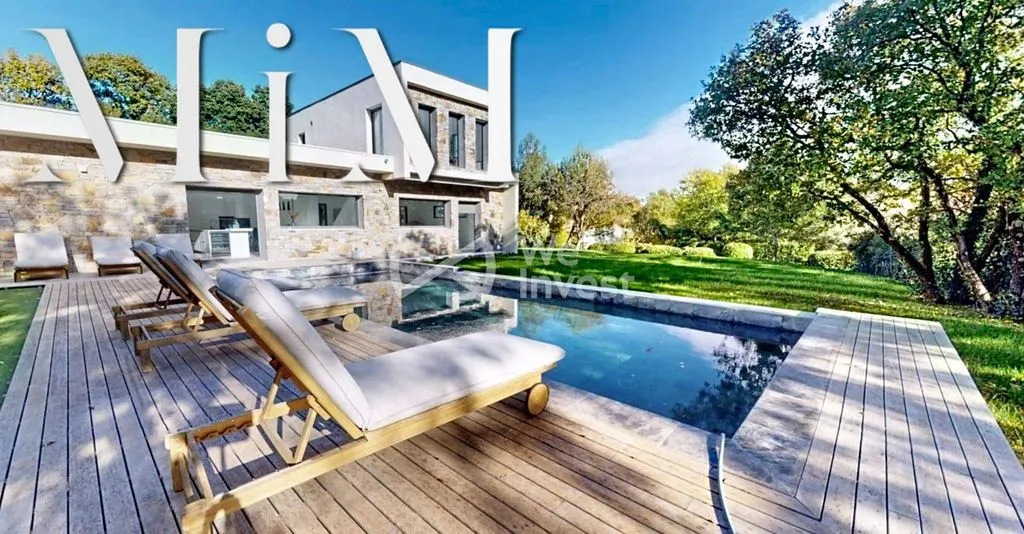 Piscine - Villa Contemporaine avec Piscine à Assas