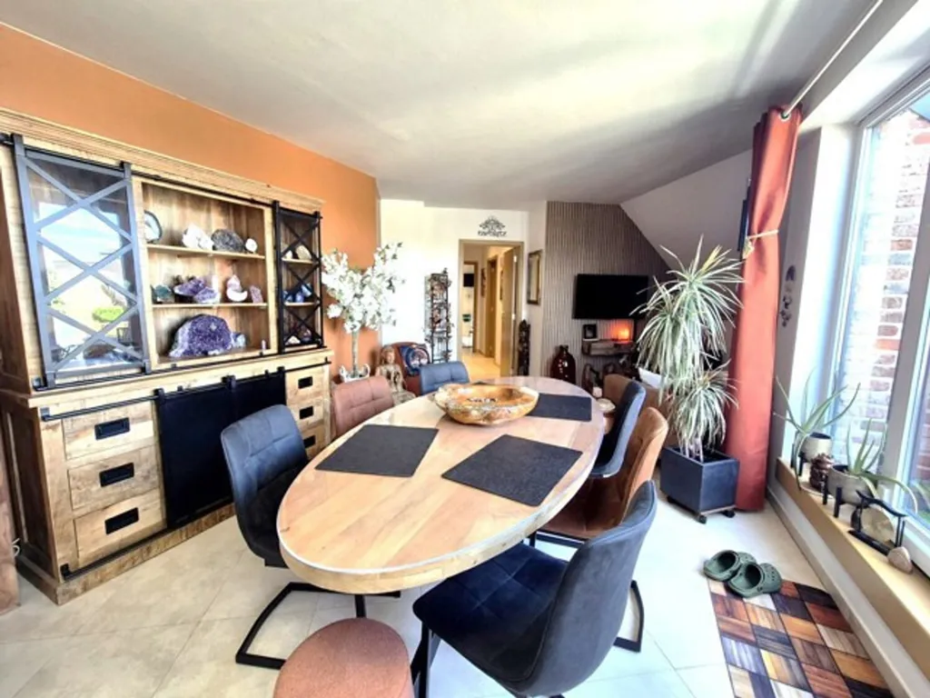 Sala da pranzo - Apartment with Terrace in Charleroi Mont-Sur-Marchienne