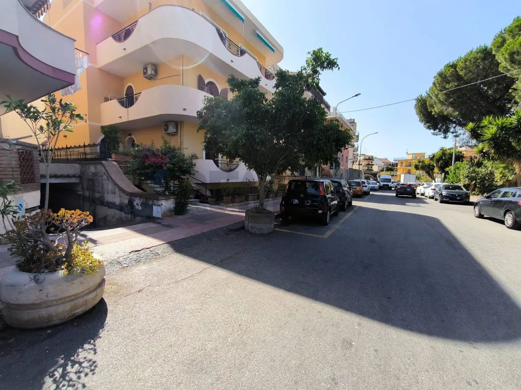 Välivaade - Garage with 103 m² in Giardini Naxos