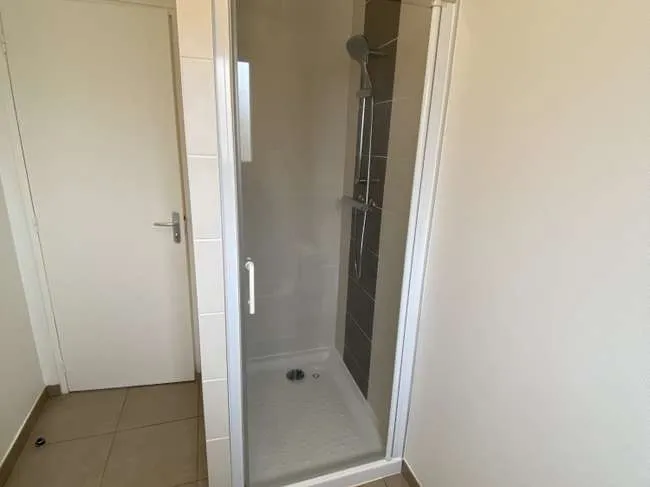 Bagni - Duplex Apartment near Schools in Saint-Lô