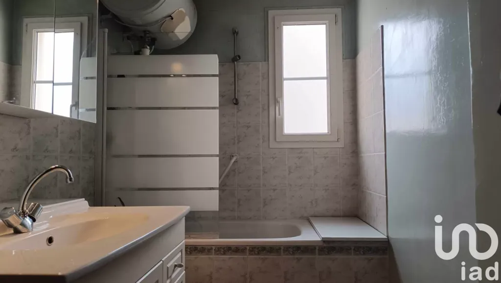 Vannitoad - 4-Bed Apartment with Garage in Auxerre