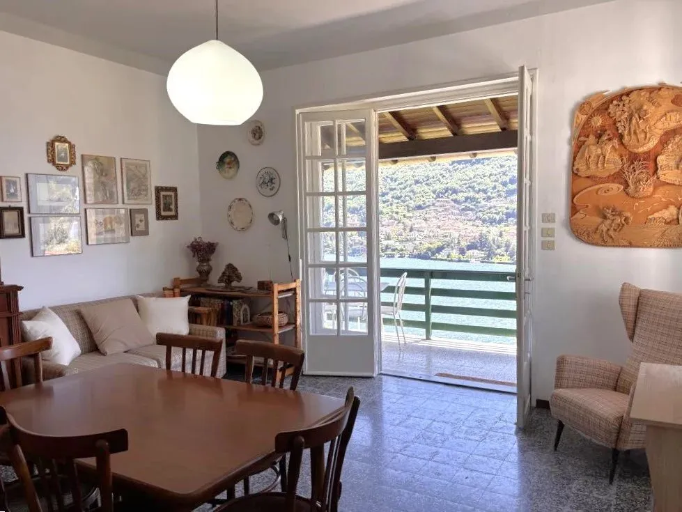 Salle à manger - Early 20th-Century Villa with Lake Views in Moltrasio