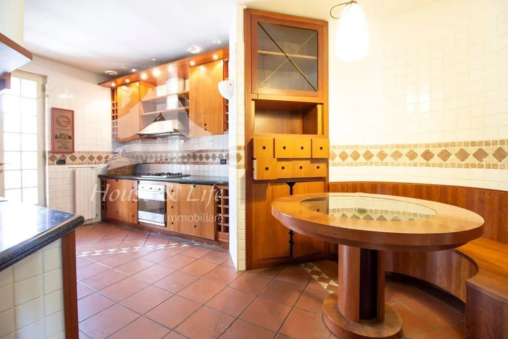 Cuisine - Luxury Villa with Pool in Sassari, Sardinia