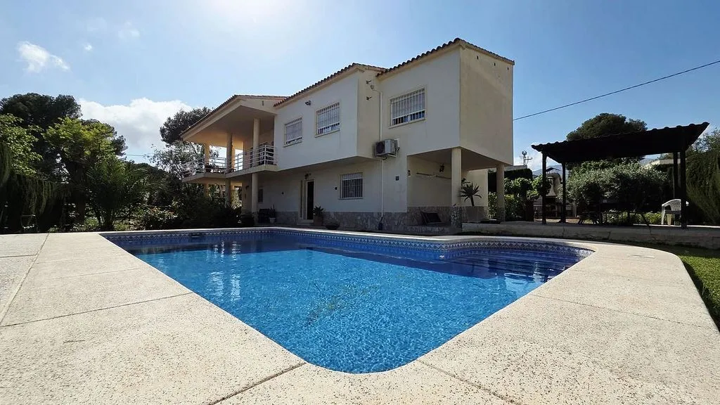 Piscine - Chalet with Pool and Terrace in La Nucía