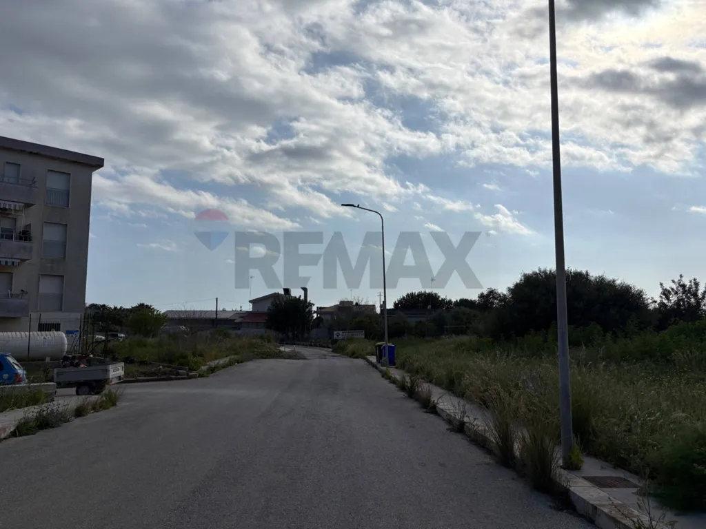 Giardino - Buildable Land with Urban Amenities in Ispica