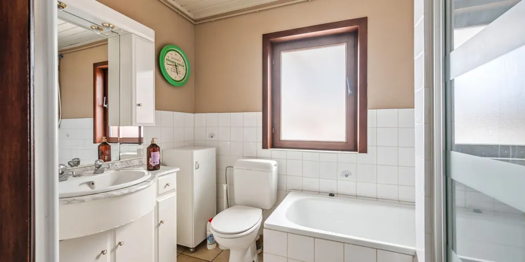 Salles de bain - Appartement avec Garage dans le Centre de Roeselare